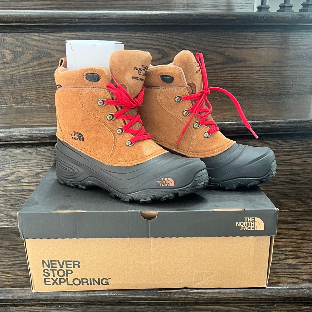 The North Face Kids Boots in Brown and Red